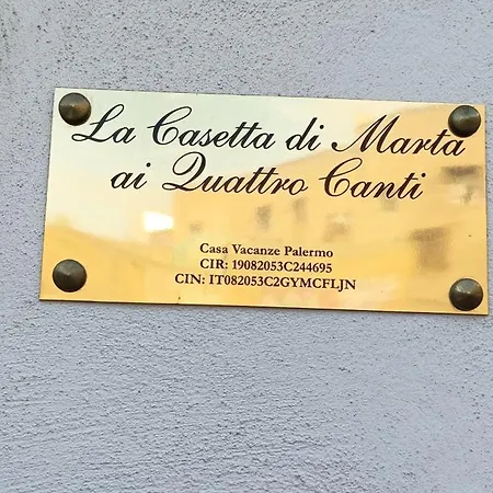 Appartamento La Casetta Di Marta Ai Quattro Canti Di Giusi Palermo